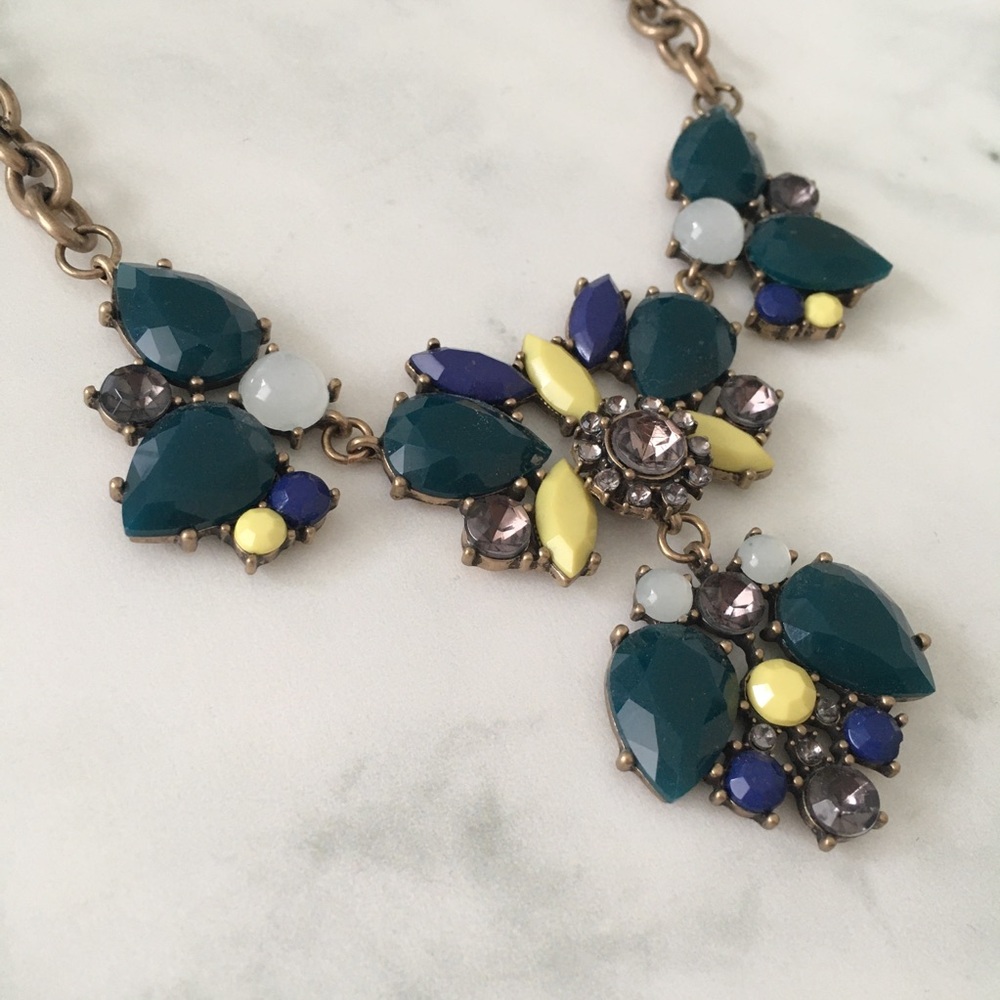 Multi-Colour Necklace - Picture 3 of 6